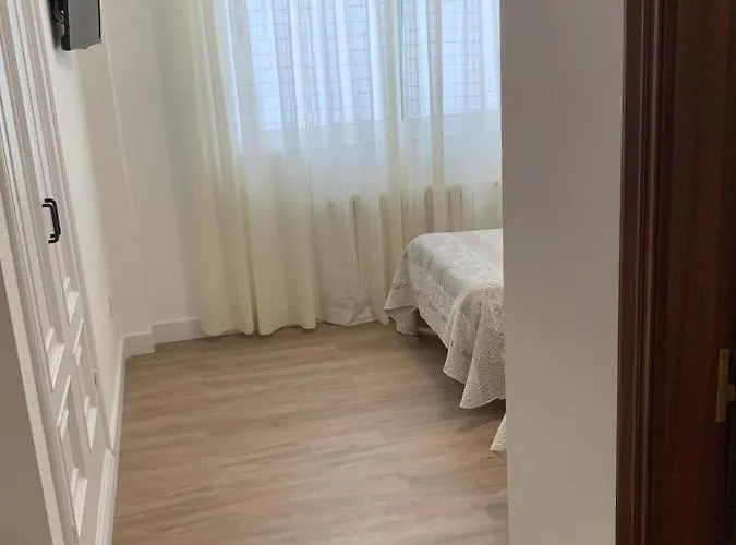 Linar Pensión 3*